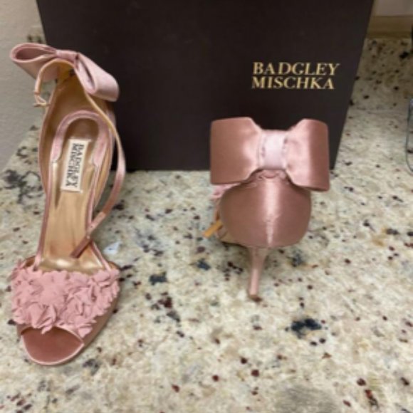 Badgley Mischka Pink Heels - Size 6.5 - Picture 3 of 5
